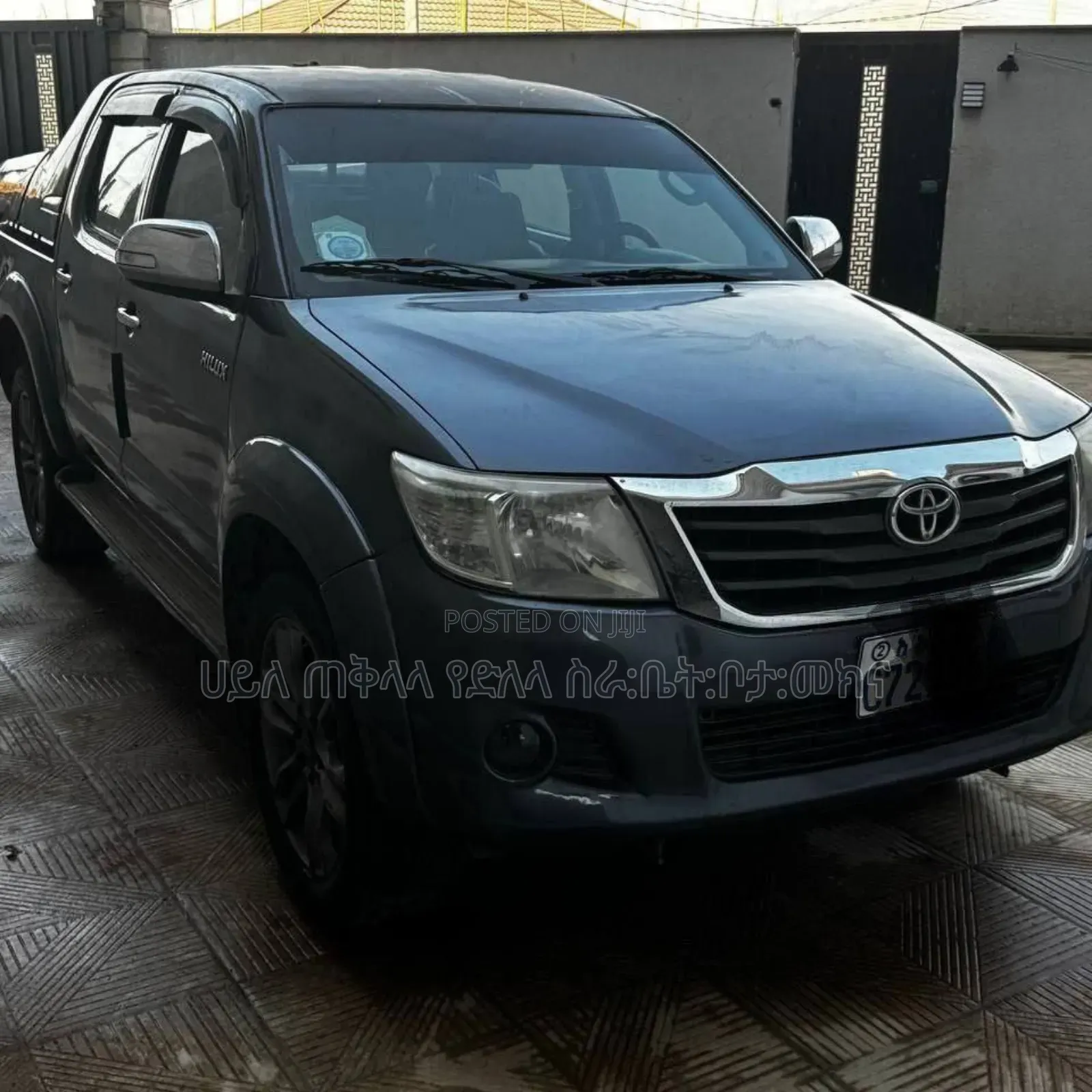 Toyota Hilux 2012 Gray