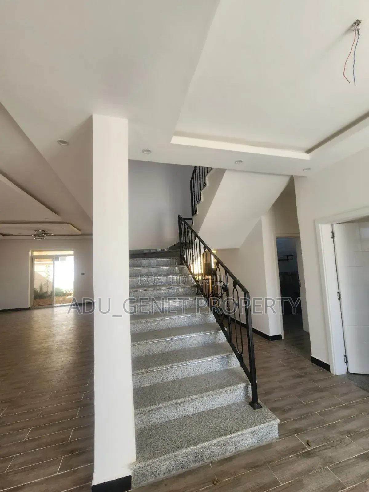 Furnished 6bdrm Duplex in ሲሲዲ ግቢ, Yeka for sale