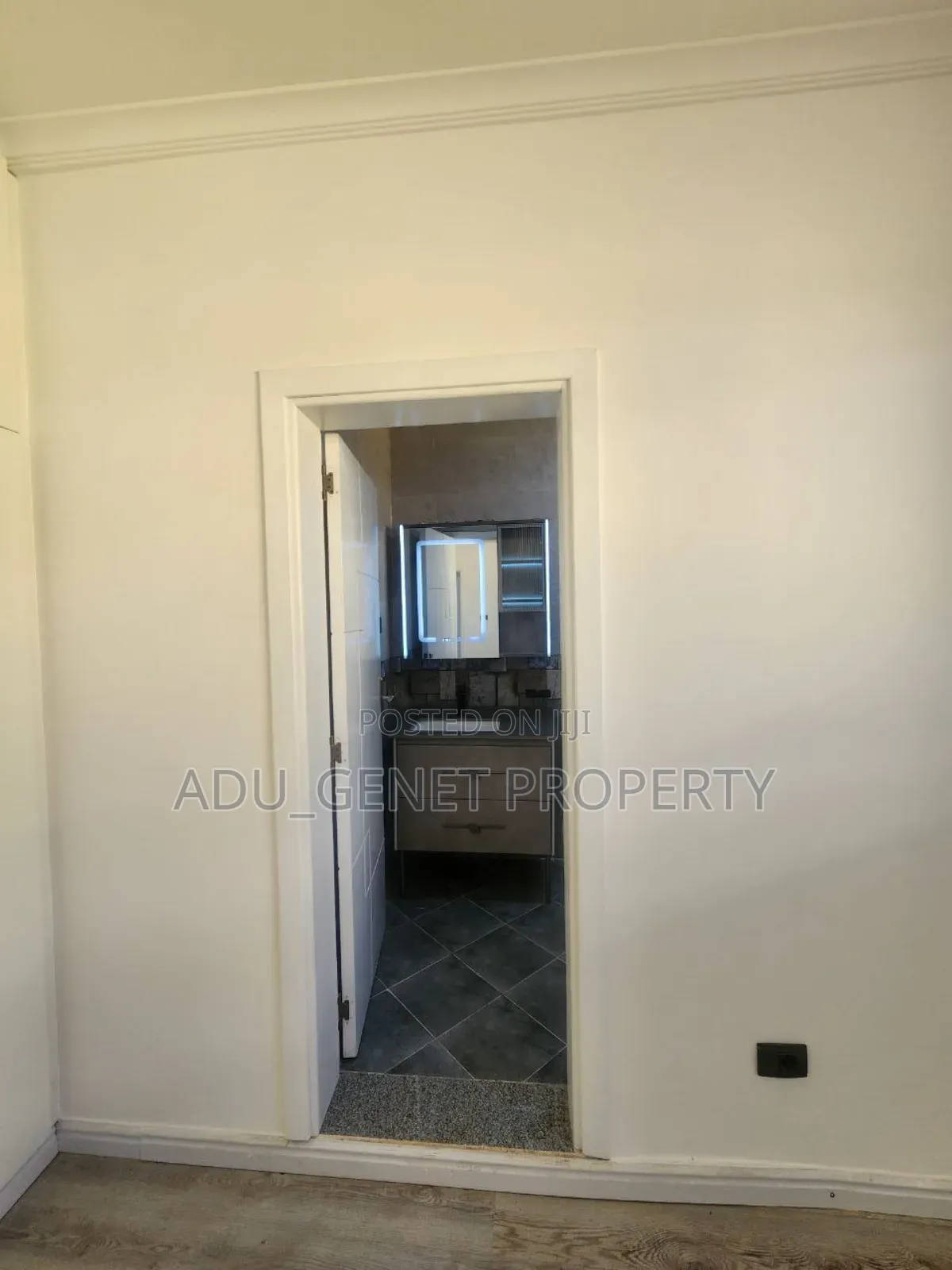 Furnished 6bdrm Duplex in ሲሲዲ ግቢ, Yeka for sale