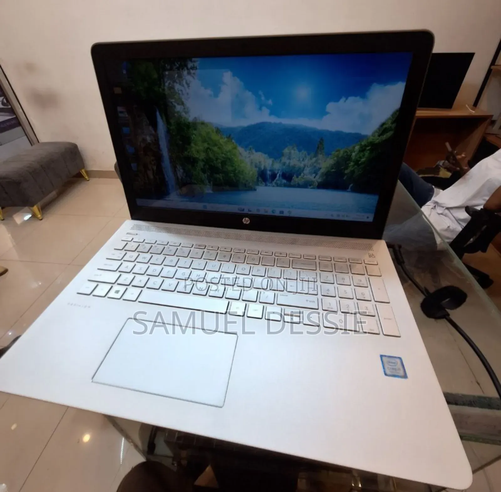 New Laptop HP Pavilion 15 8GB Intel Core I7 HDD 1T