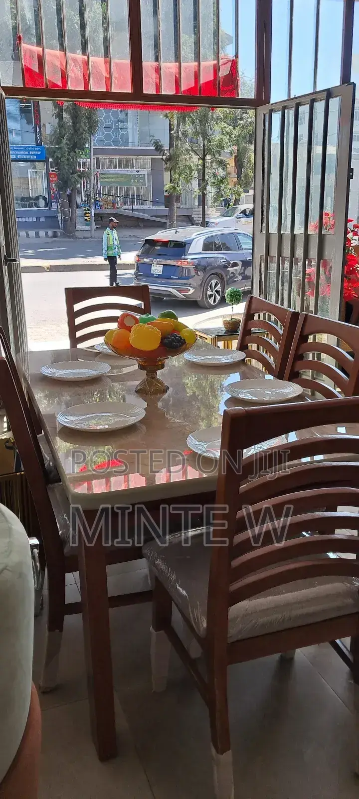 እብድ እብድ ያሉ Dining Tableዎችን ሲፈልጉ Hello ይበሉን እንደቤተሰብ ሰርተን እንደቤተሰብ ይወስዳሉ