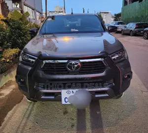 Toyota Hilux Revo Smart Cab Deisel 2.4 AWD 2022 Beige