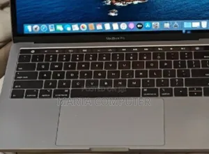 New Laptop Apple MacBook Pro 2019 16GB Intel Core I7 SSD 1T