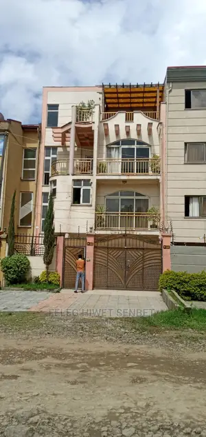 5bdrm House in አአ, Bole for sale