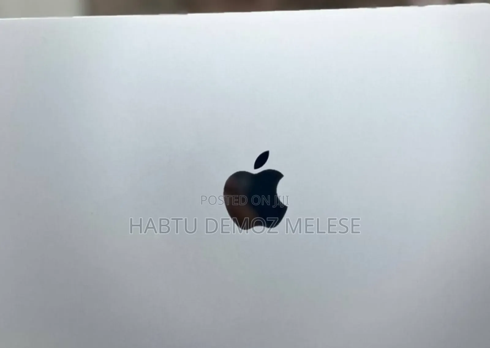 New Laptop Apple MacBook Air 2022 M2 8GB Intel Core I7 SSD 256GB