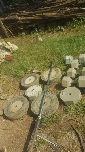 Dumbbell ዳምፔል በሲሚንቶም ሆነ በብረት እንሰራለን በሲሚንቶም 75 ብር በብረት 300 አስተያት ይኖራል