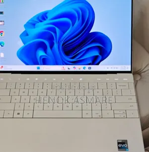 New Laptop Dell XPS 13 32GB Intel Core I7 SSD 1T