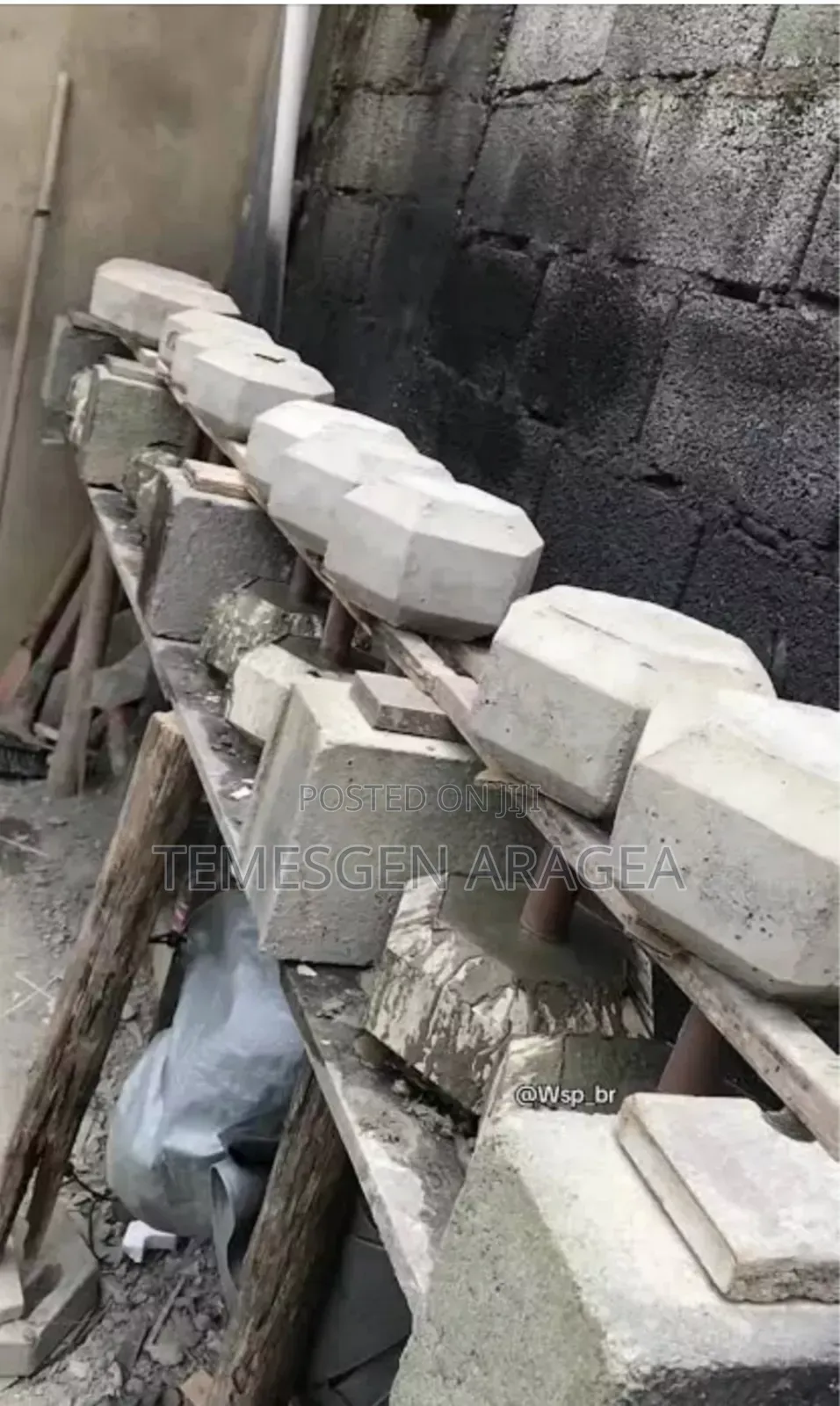 Dumbbell ዳምፔል በሲሚንቶም ሆነ በብረት እንሰራለን በሲሚንቶም 75 ብር በብረት 300 አስተያት ይኖራል