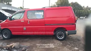 Toyota HiAce 2011 Red