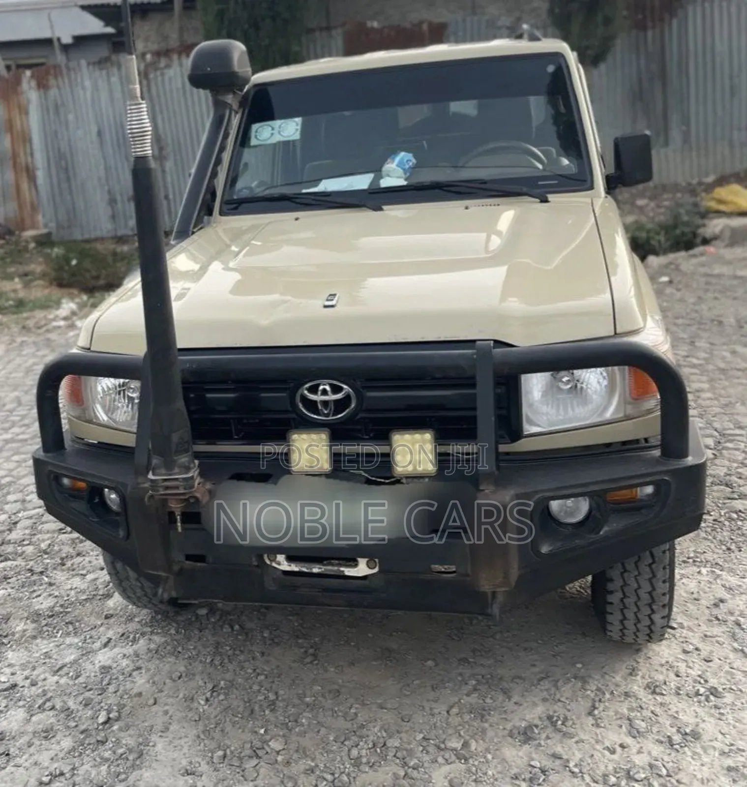 Toyota Land Cruiser 2020 Gold