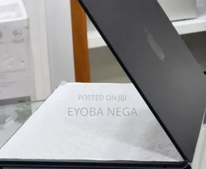 New Laptop Apple MacBook Air 2025 M4 13-Inch 16GB Apple M4 SSD 256GB