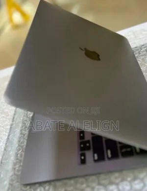 New Laptop Apple MacBook Pro M1 8GB Apple M1 Pro SSD 256GB
