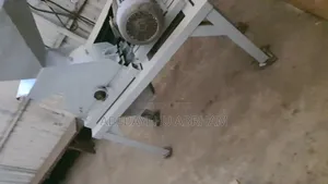 Salt Grinder