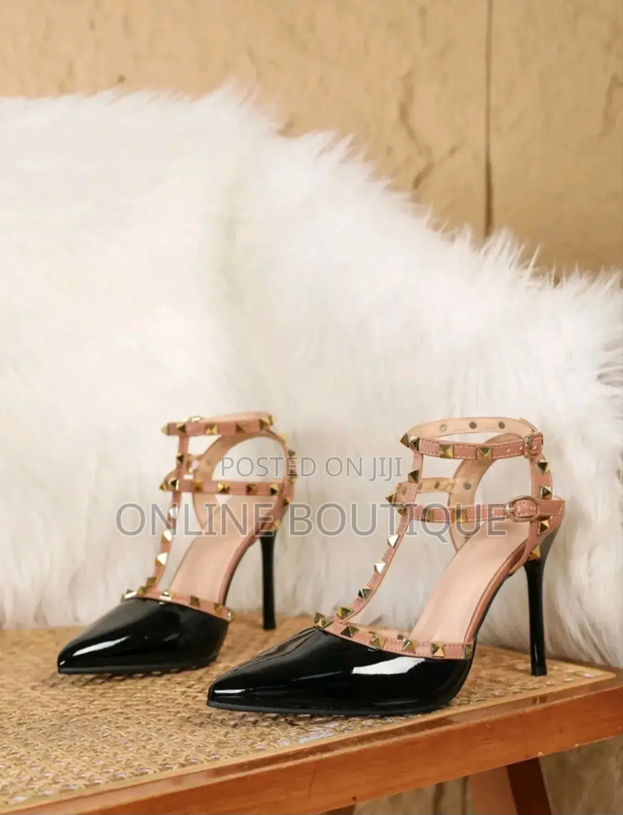 Pointed Heel Shoe