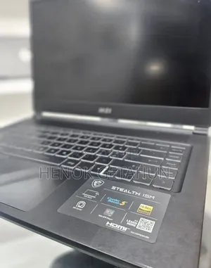 New Laptop MSI Stealth 16 AI Studio 16GB Intel Core I7 SSD 1T