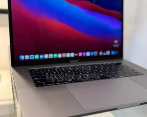 New Laptop Apple MacBook Pro 2016 16GB Intel Core I7 SSD 256GB