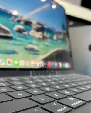 New Laptop Apple MacBook Air 2024 M3 13-Inch 8GB Apple M3 SSD 256GB
