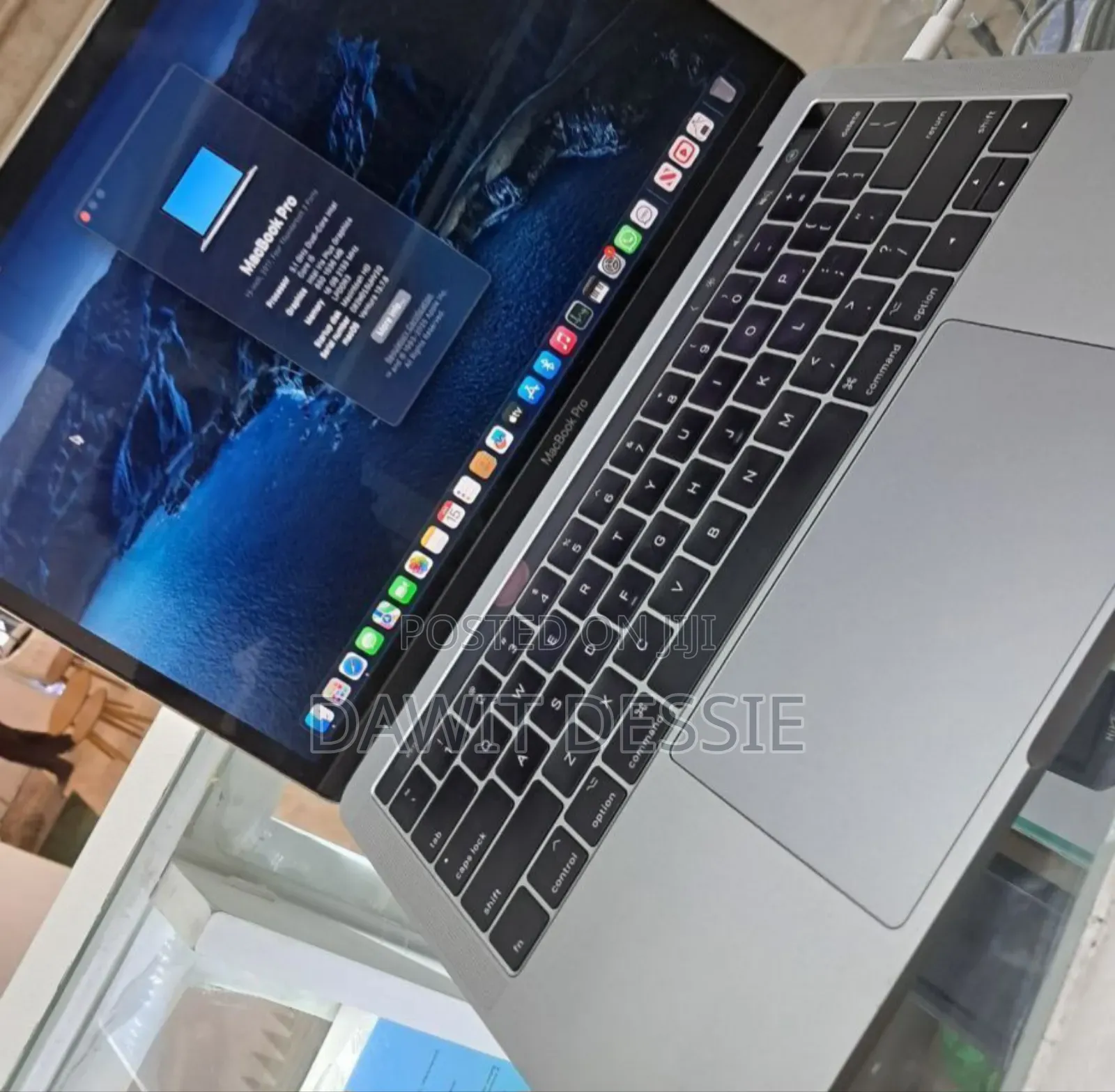 New Laptop Apple MacBook Pro 2017 16GB Intel Core I5 SSD 256GB