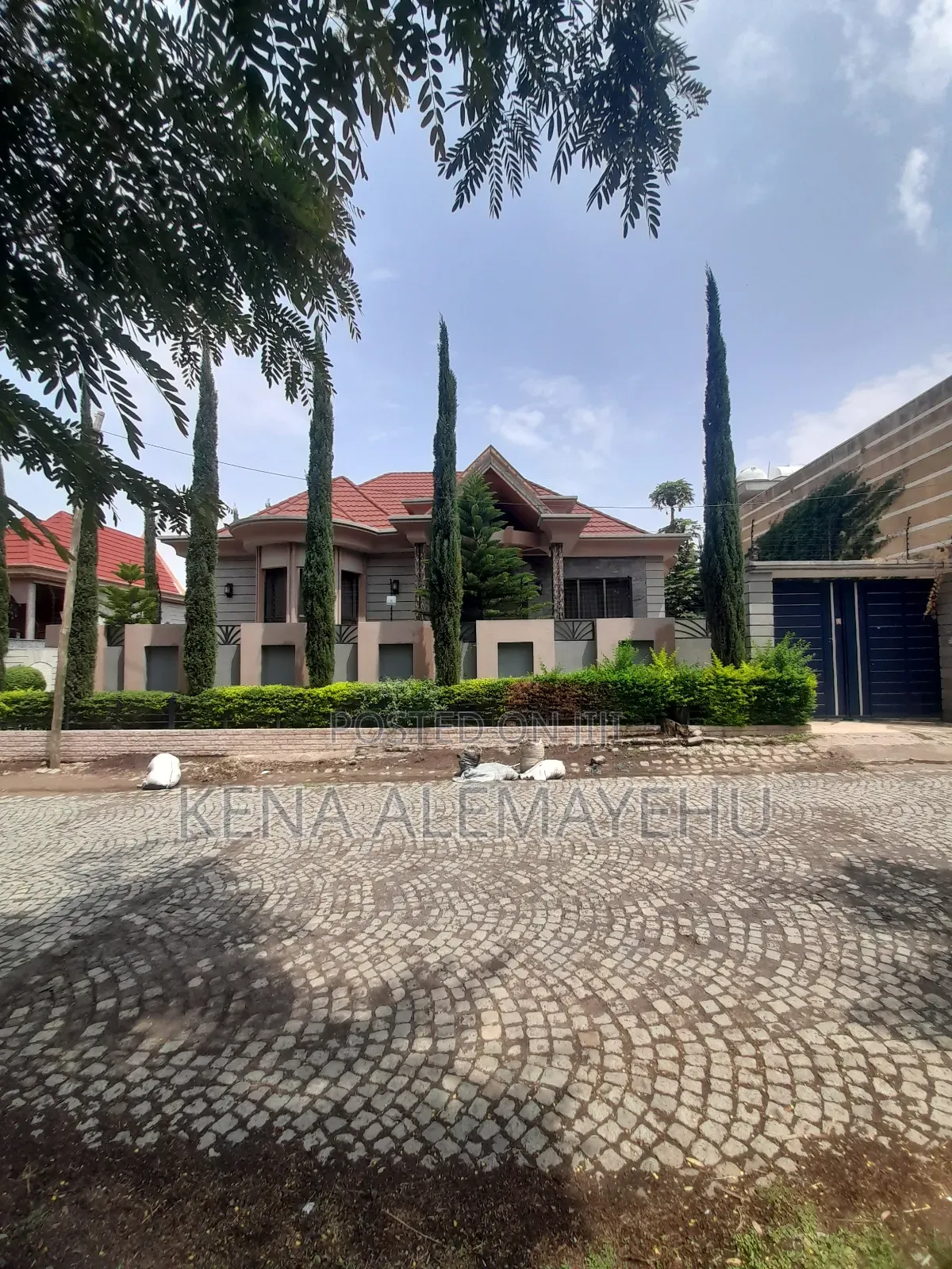 Furnished 5bdrm House in Adama for sale