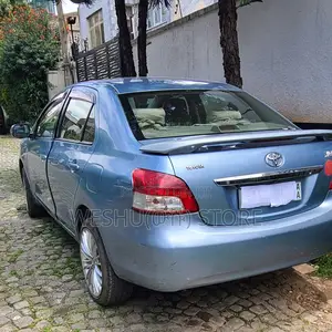 Toyota Yaris 2011 Blue
