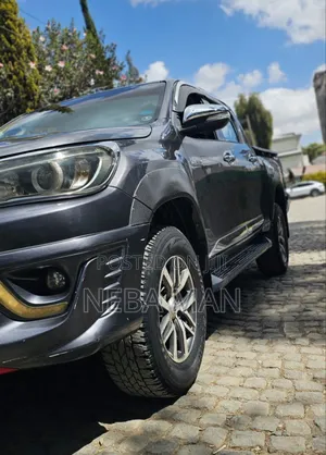 Toyota Hilux Revo Double Cab Deisel 2.4 AWD 2017 Gray