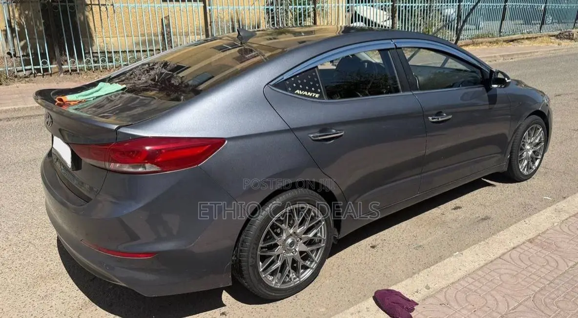 Hyundai Avante 2017 Gray