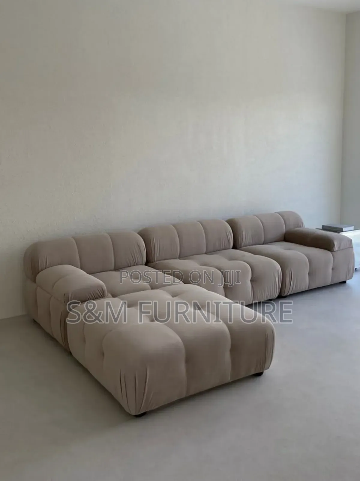 Simple 5 Seat Sofa for Tiny Spaces. ሶፋ