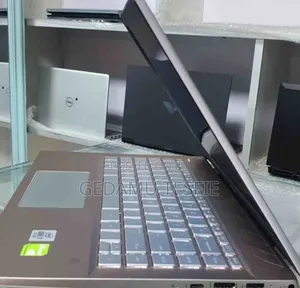 New Laptop HP Pavilion 10 16GB Intel Core I7 SSD 512GB