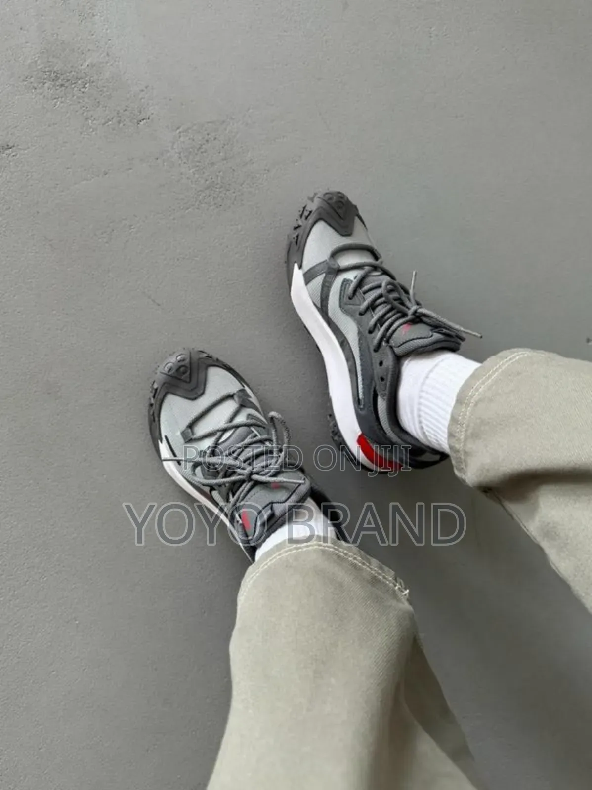 Nike Sneaker Acg Mountain Fly Low Gray Fashion Sneaker