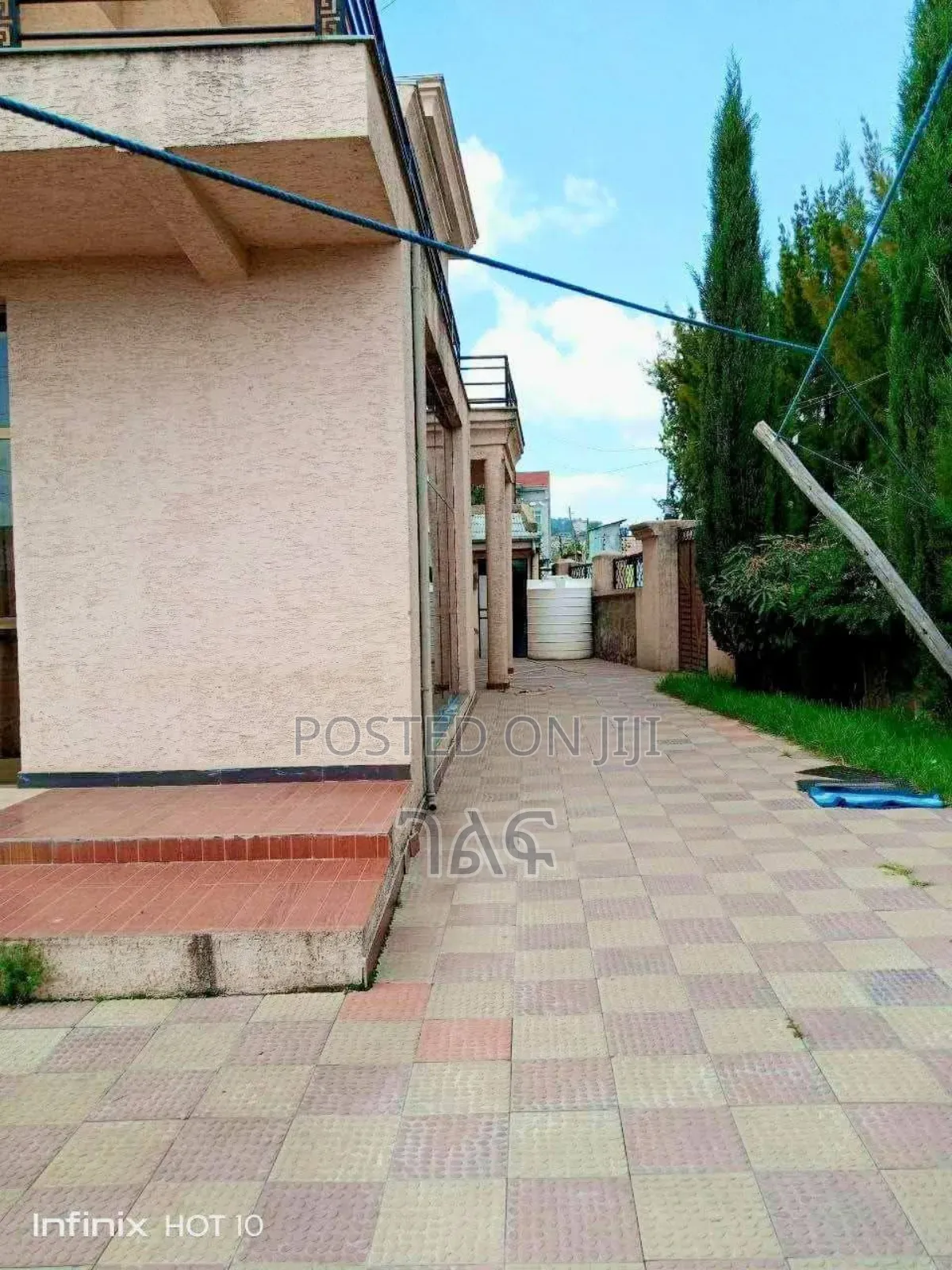 8bdrm House in ቅንጡ የመኖሪያ ቪላ መሀል, Bole for sale