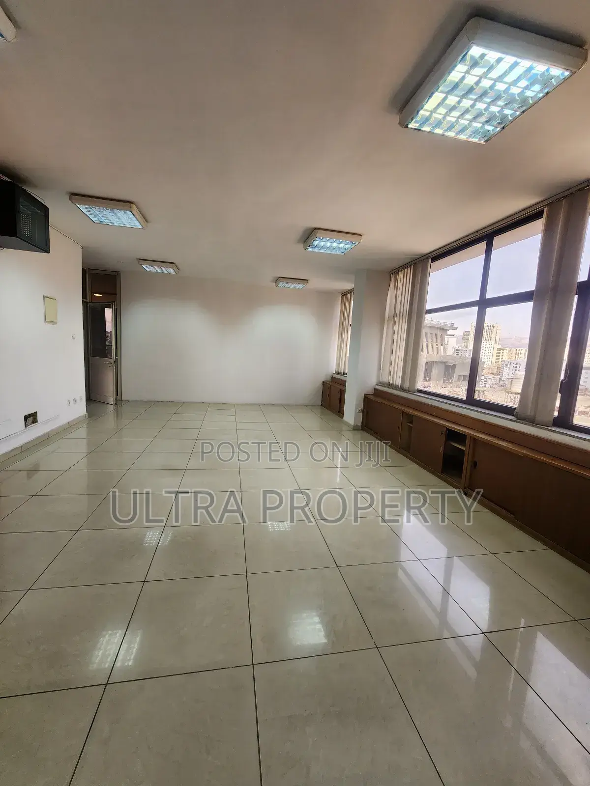 112sqm Office
