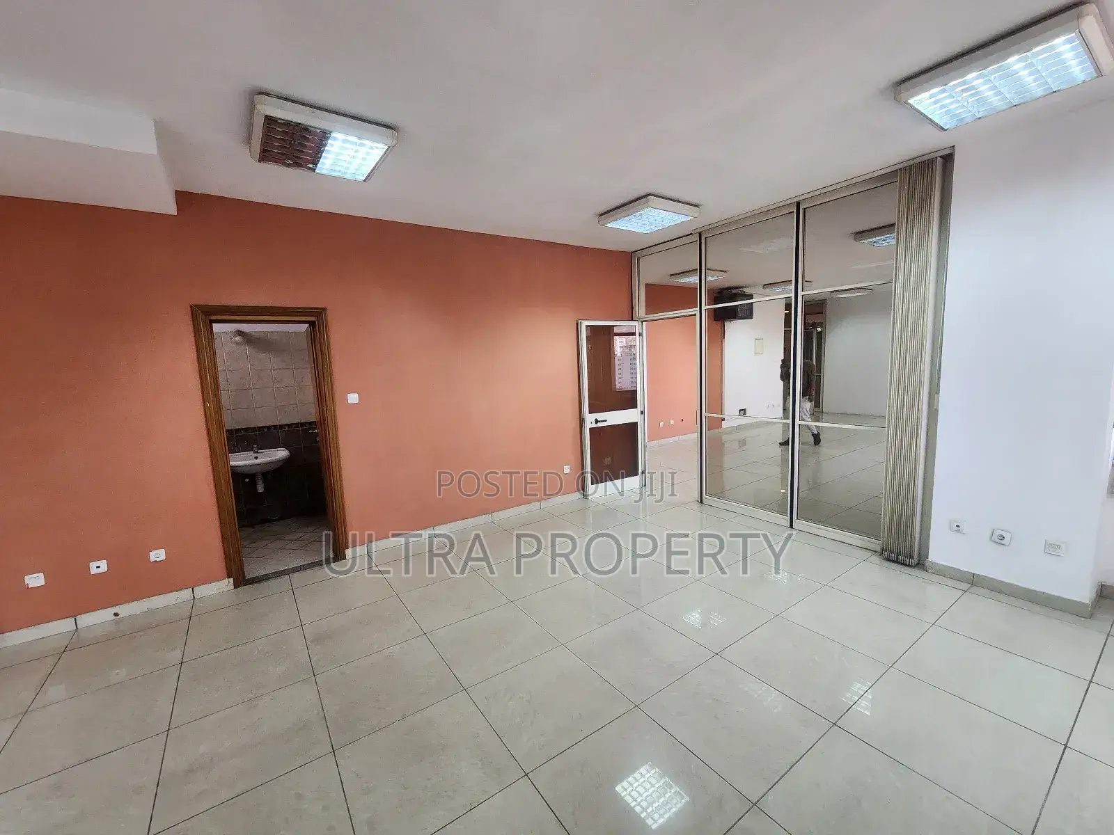 112sqm Office