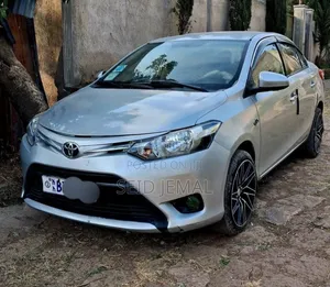 Toyota Yaris 2014 Silver