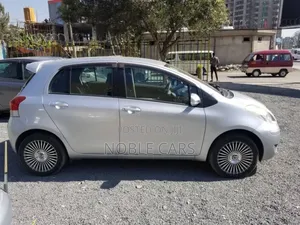 Toyota Yaris 2010 Silver