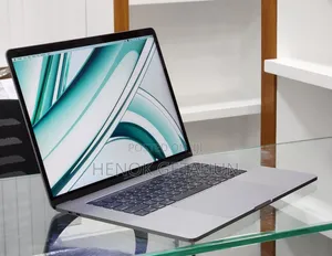 New Laptop Apple MacBook Pro 2017 16GB Intel Core I7 SSD 512GB
