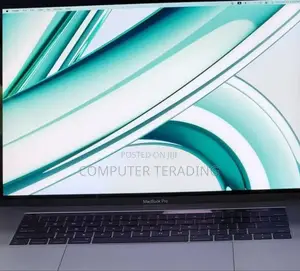 New Laptop Apple MacBook Pro 2017 16GB Intel Core I7 SSD 512GB