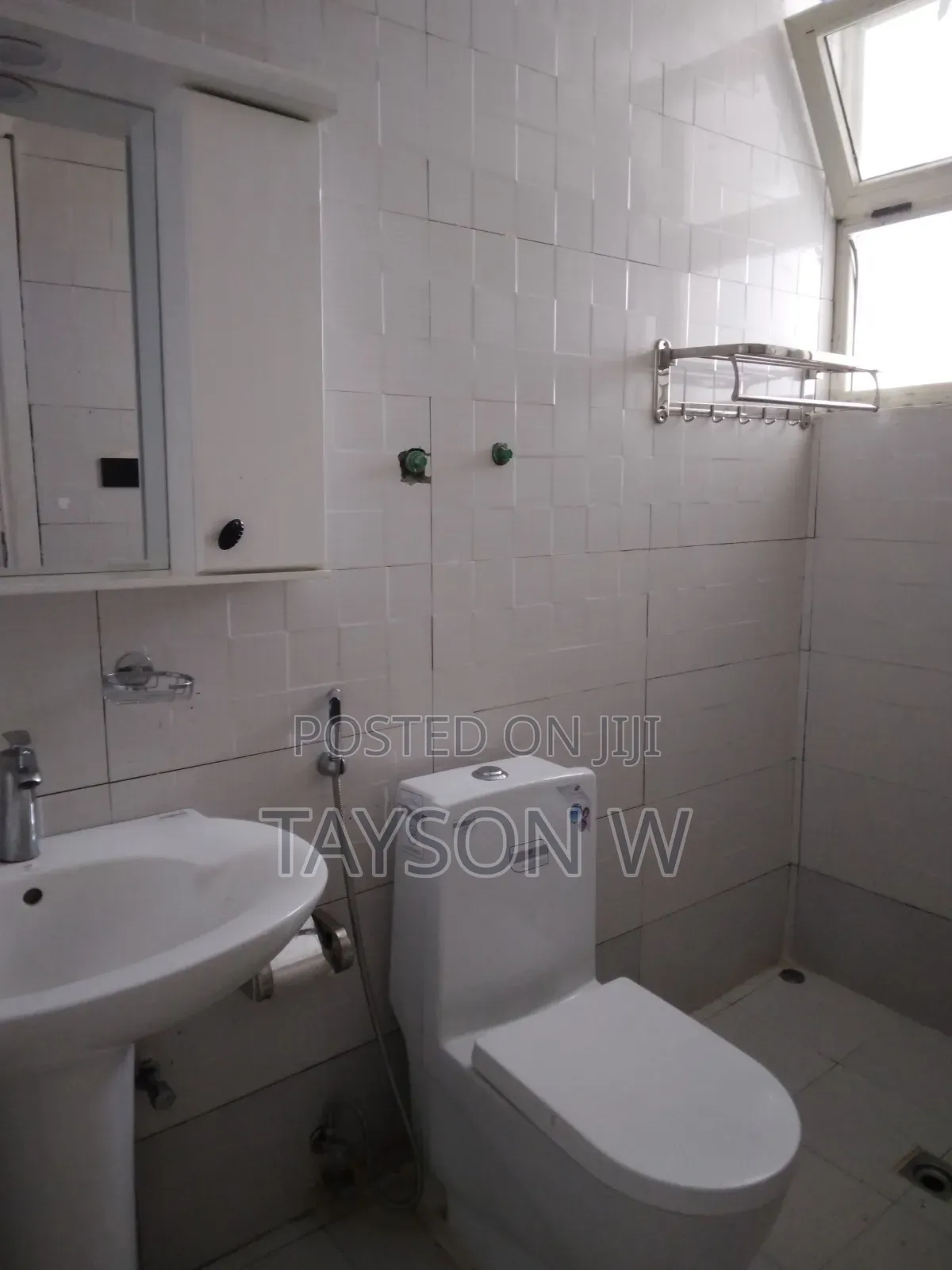 4bdrm House in Addis Abeba Semit, Bole for sale