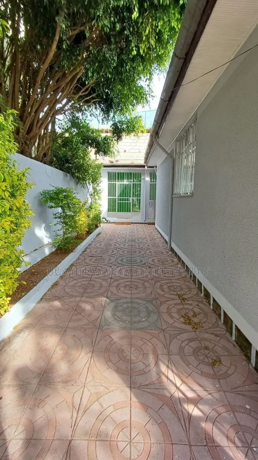 Furnished 6bdrm Villa in Ayat Area Ideal, Yeka for sale