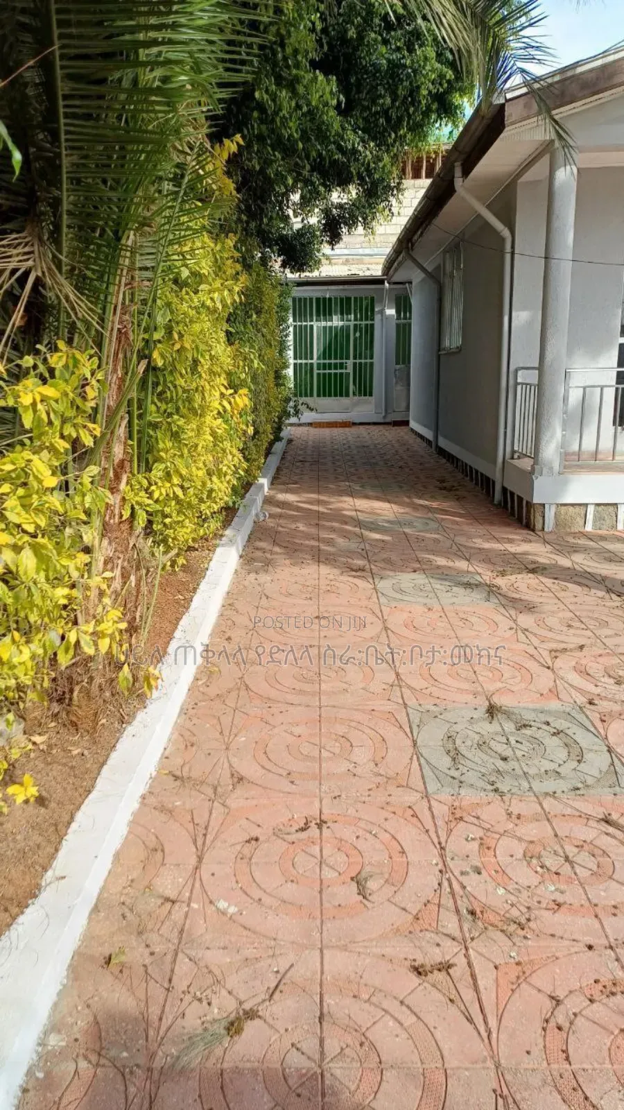 Furnished 6bdrm Villa in Ayat Area Ideal, Yeka for sale