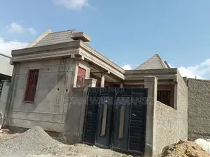 6bdrm House in Dukam, East Shewa for sale