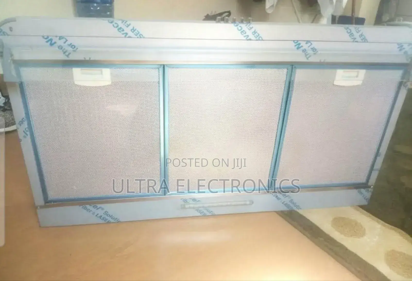 Elica Aquavitae-70 70cm Chimney Cooker Hood.