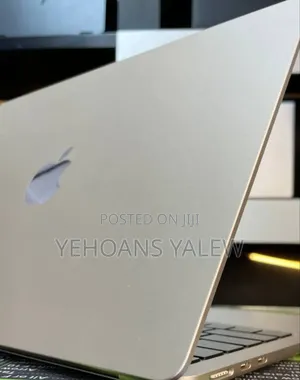 New Laptop Apple MacBook Air 2024 M3 13-Inch 8GB Apple M3 SSD 256GB