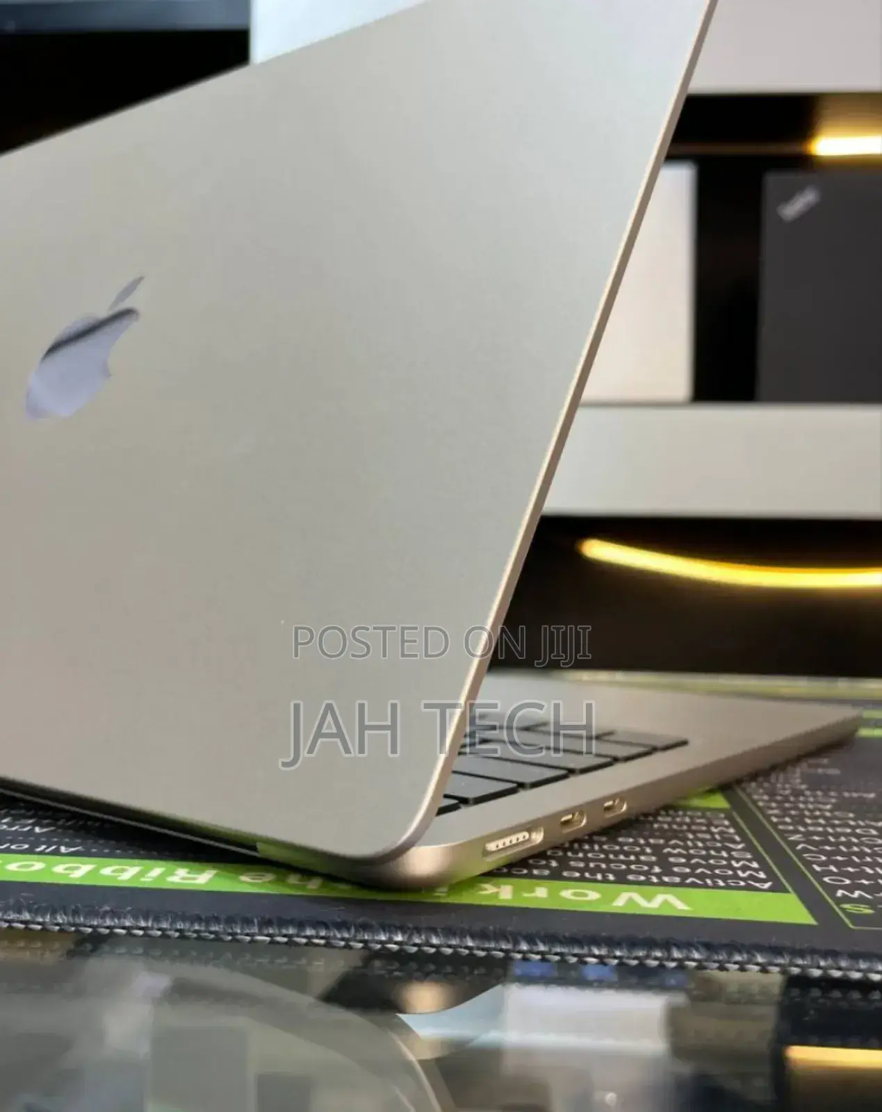 New Laptop Apple MacBook Air 2024 M3 13-Inch 8GB Apple M3 SSD 256GB