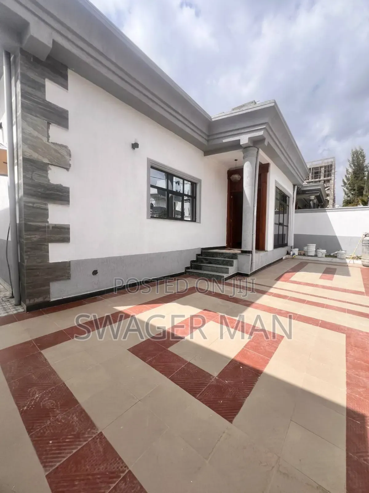 Furnished 5bdrm Villa in Ayat Compaund, Yeka for sale