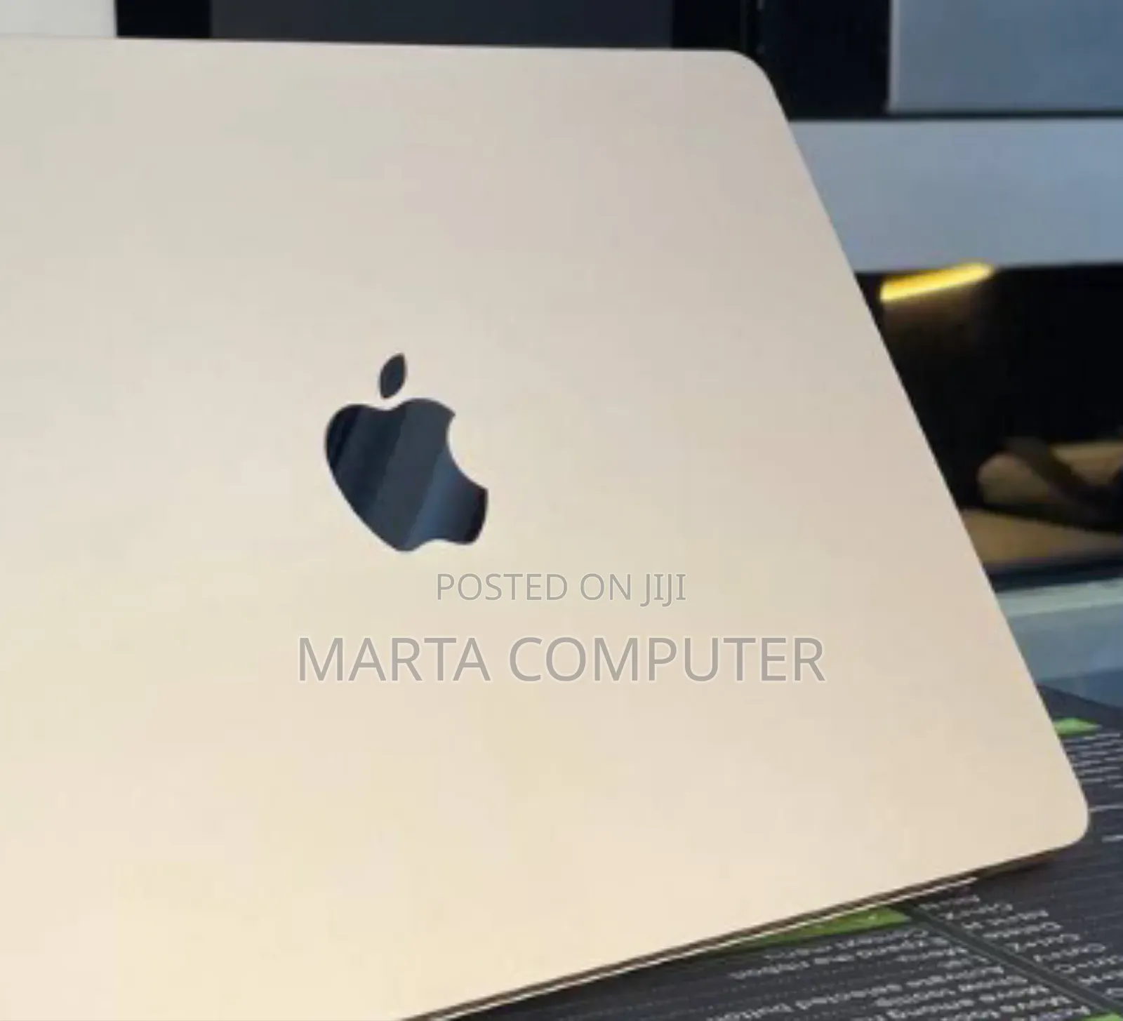New Laptop Apple MacBook Air 2024 M3 13-Inch 8GB Apple M3 SSD 256GB