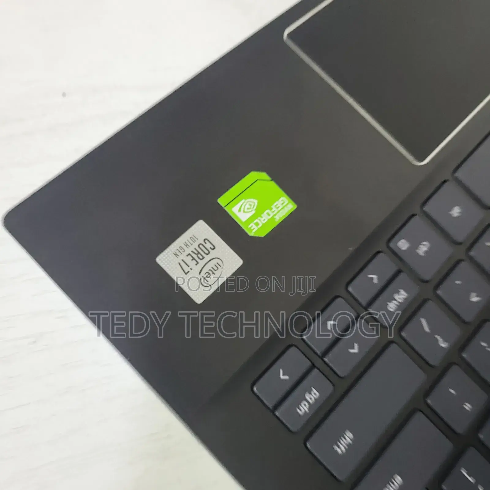 New Laptop Dell Vostro 13 5370 8GB Intel Core I5 SSD 256GB