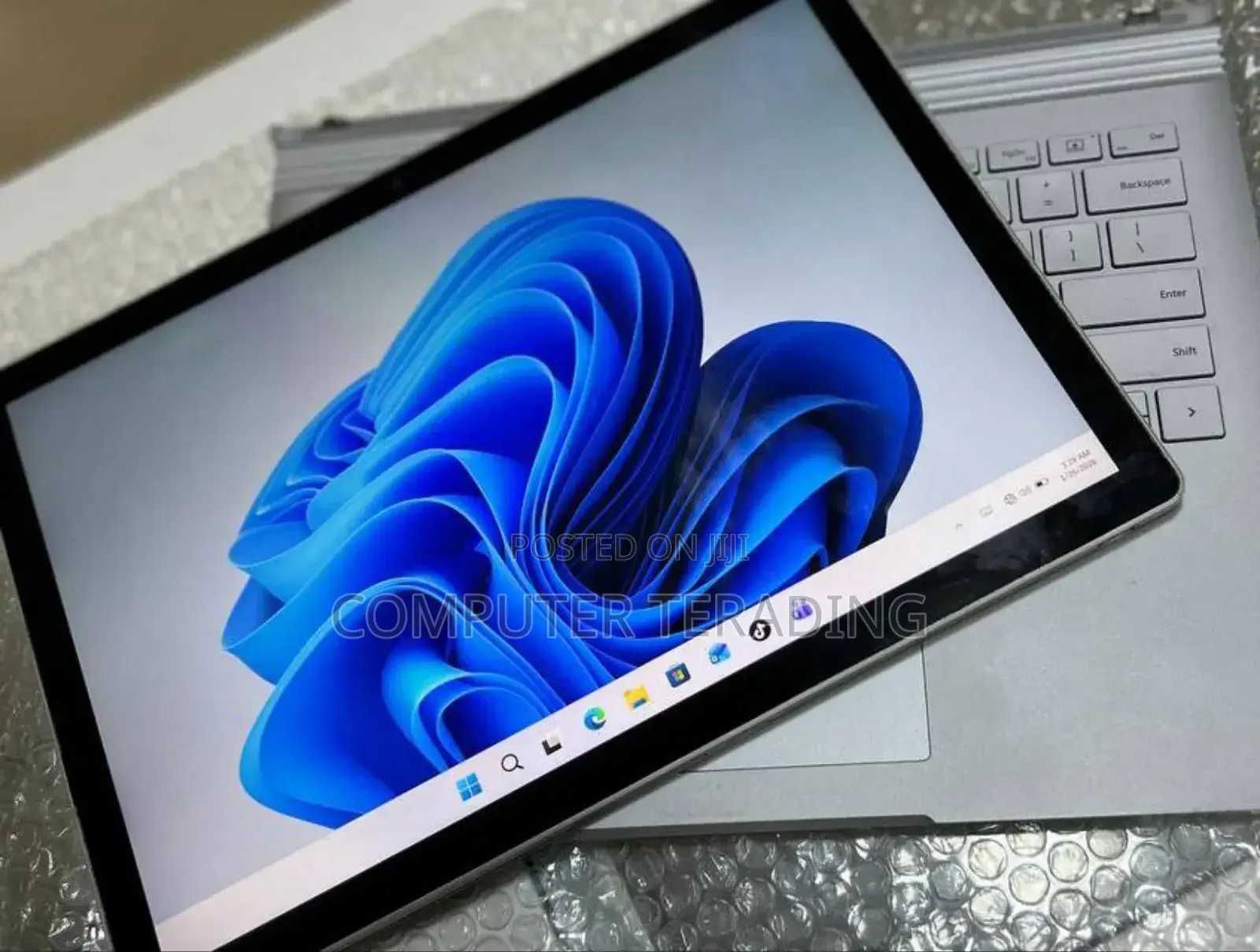 New Laptop Microsoft Surface Book 3 16GB Intel Core I7 SSD 256GB