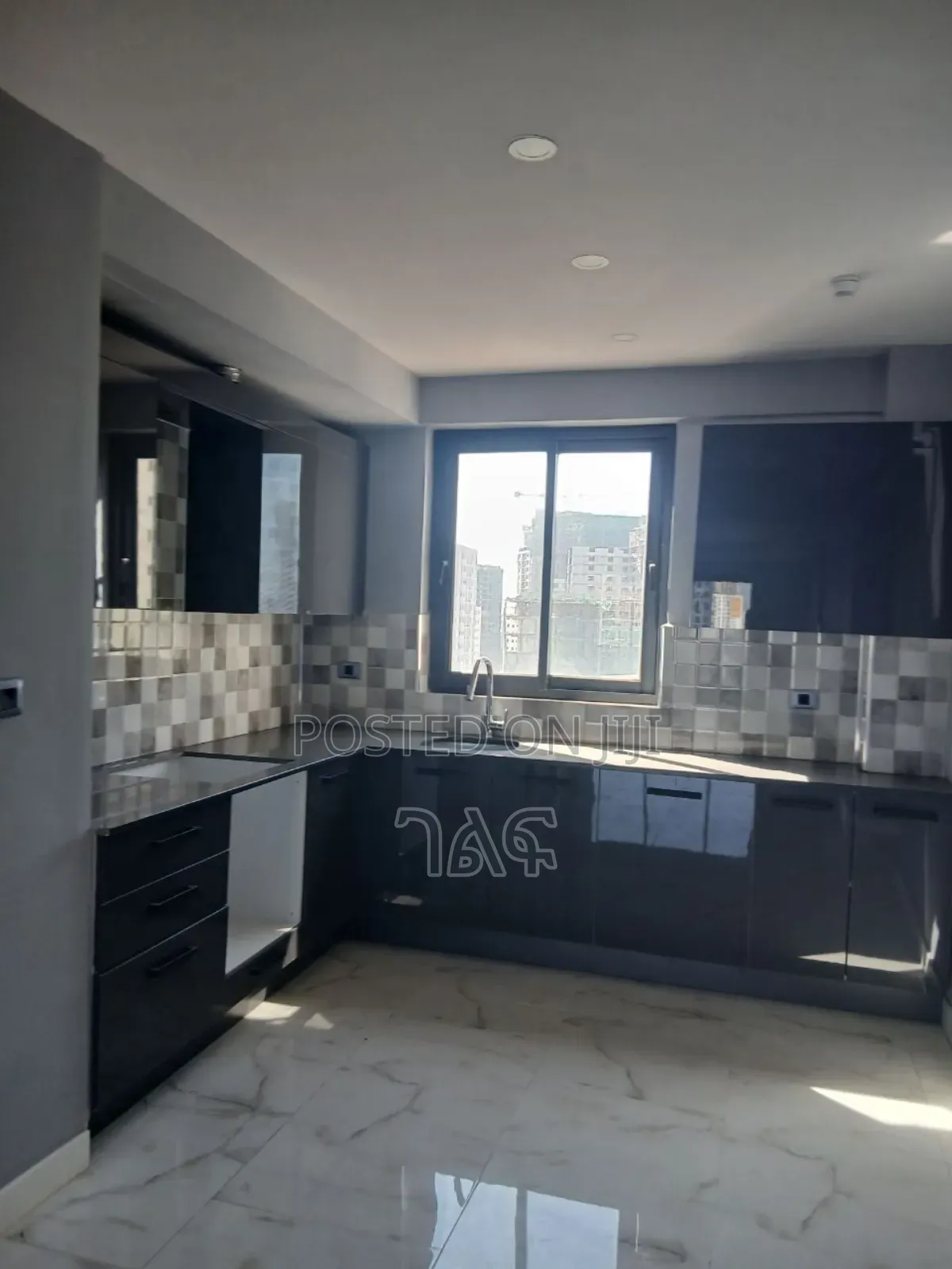 3bdrm Apartment in ቦሌ ደንበል አደባባይ በቱርኩ, Bole for sale