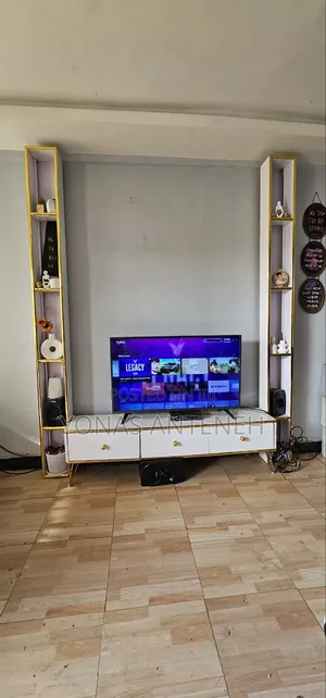 Tv Stand (Uv)