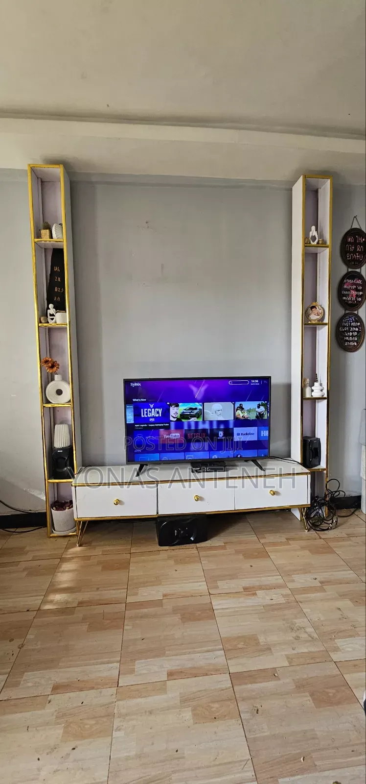 Tv Stand (Uv)